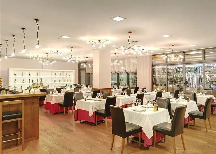 Hotel Dioklecijan & 4*